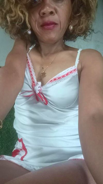 Ptitcurly live cam on Cam4
