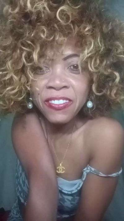 Ptitcurly live cam on Cam4