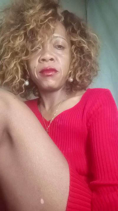 Ptitcurly live cam on Cam4