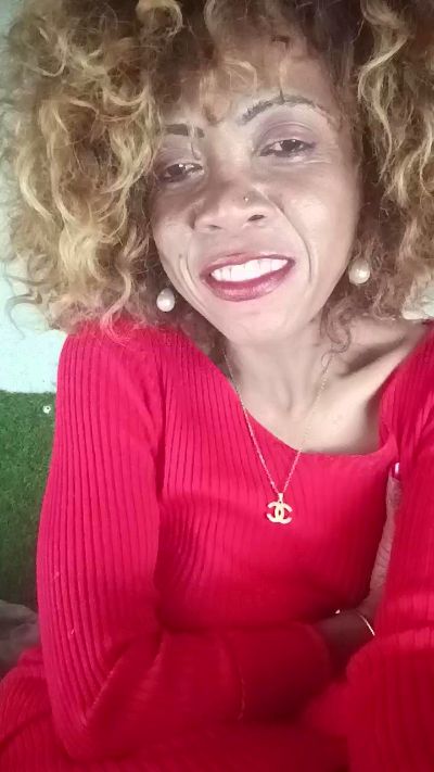 Ptitcurly live cam on Cam4