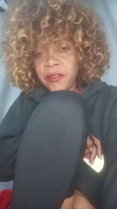 Ptitcurly live cam on Cam4