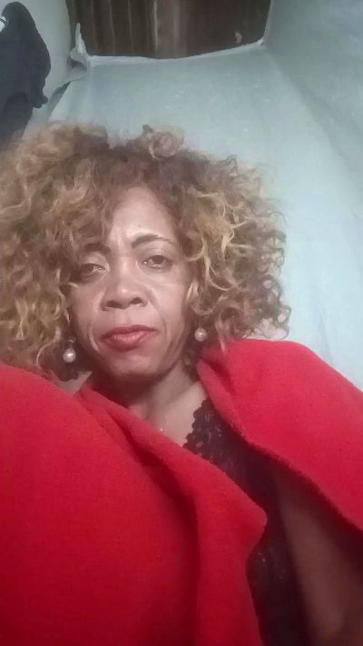 Ptitcurly live cam on Cam4