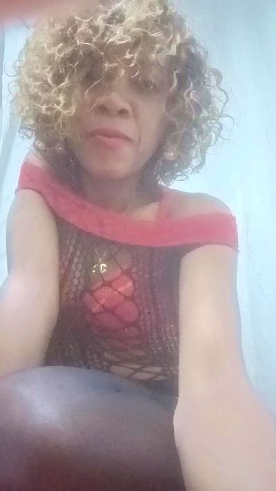Ptitcurly live cam on Cam4