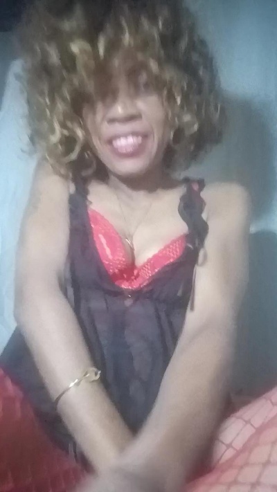 Ptitcurly live cam on Cam4