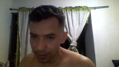 Pucho8920 live cam on Cam4