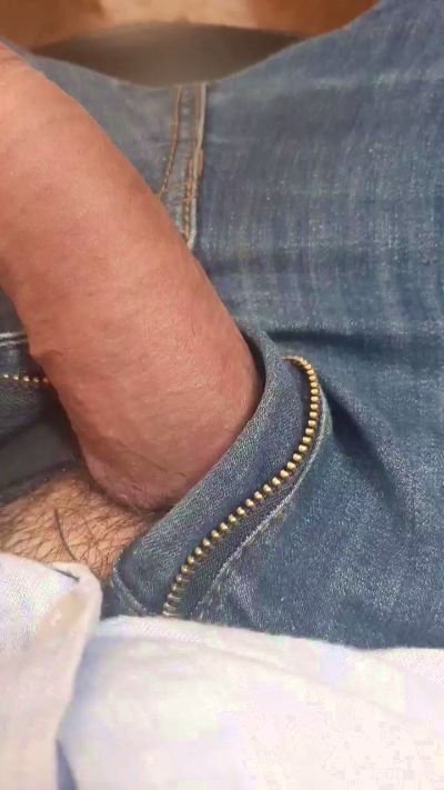 Punch2027 live cam on Cam4