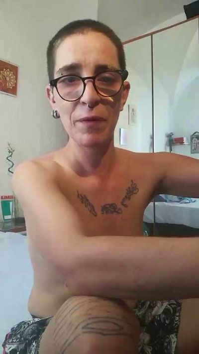 Punkatatxirles live cam on Cam4