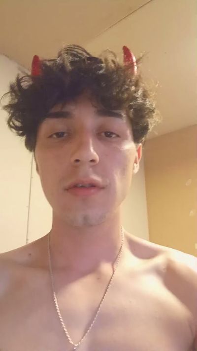 Pure_b0n3 live cam on Cam4
