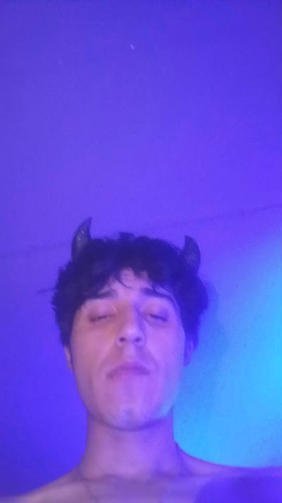 Pure_b0n3 live cam on Cam4