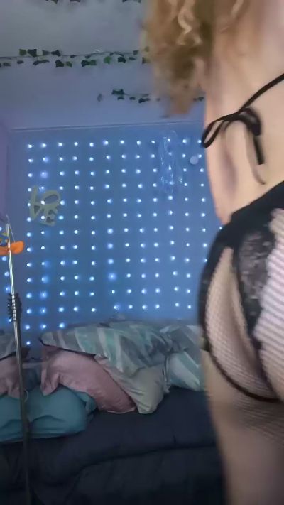 Purple2StayThnx live cam on Cam4
