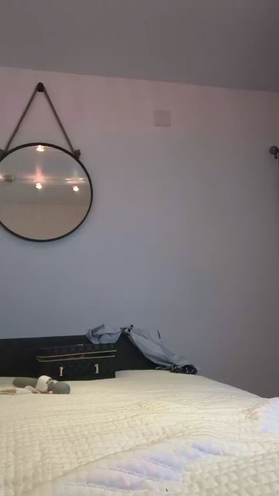 Purple2StayThnx live cam on Cam4