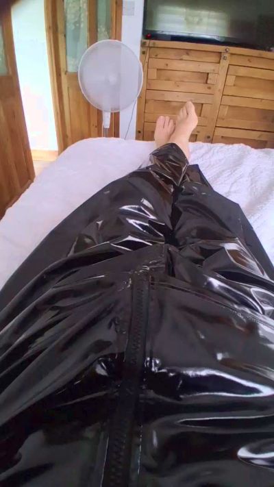 Pvcfrenzie09 live cam on Cam4
