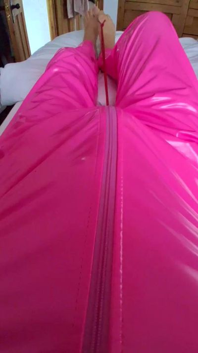 Pvcfrenzie09 live cam on Cam4