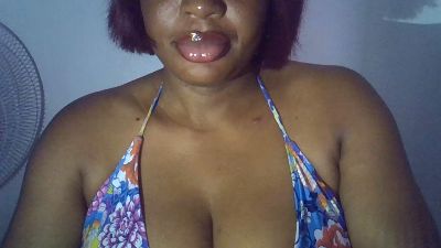PwetyGoddess live cam on Cam4