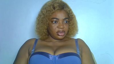 PwetyGoddess live cam on Cam4