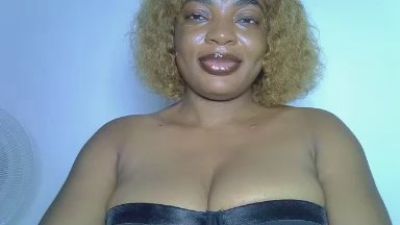 PwetyGoddess live cam on Cam4