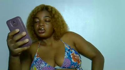 PwetyGoddess live cam on Cam4