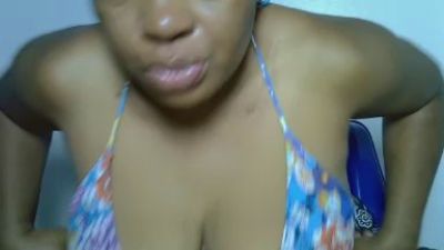 PwetyGoddess live cam on Cam4