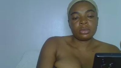 PwetyGoddess live cam on Cam4