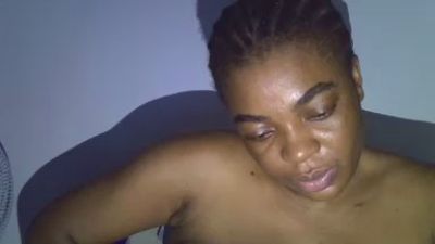 PwetyGoddess live cam on Cam4