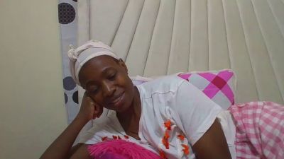 Queen456 live cam on Cam4