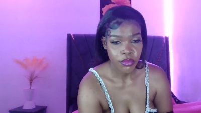 QueenB live cam on Cam4