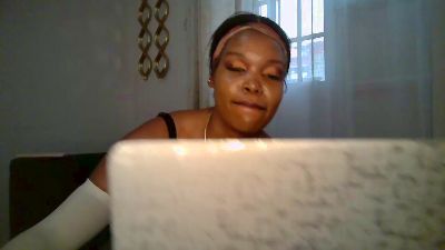 QueenB live cam on Cam4