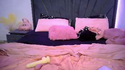 QueenB live cam on Cam4