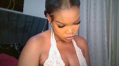 QueenB live cam on Cam4