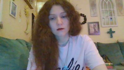 QueenCrimson live cam on Cam4