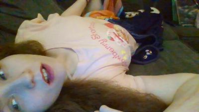 QueenCrimson live cam on Cam4