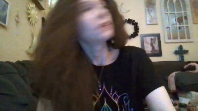 QueenCrimson live cam on Cam4