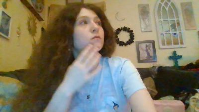 QueenCrimson live cam on Cam4