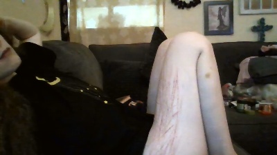 QueenCrimson live cam on Cam4