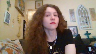 QueenCrimson live cam on Cam4