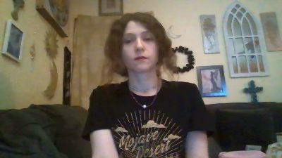 QueenCrimson live cam on Cam4