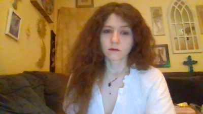 QueenCrimson live cam on Cam4