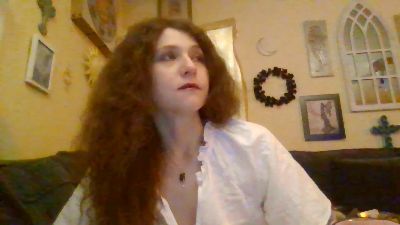 QueenCrimson live cam on Cam4
