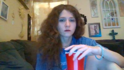 QueenCrimson live cam on Cam4