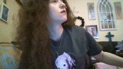 QueenCrimson live cam on Cam4