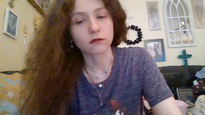 QueenCrimson live cam on Cam4