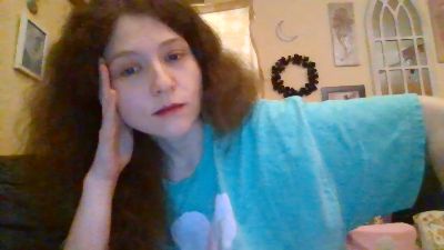 QueenCrimson live cam on Cam4