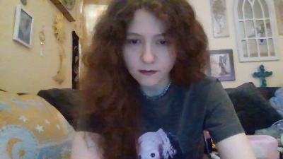 QueenCrimson live cam on Cam4