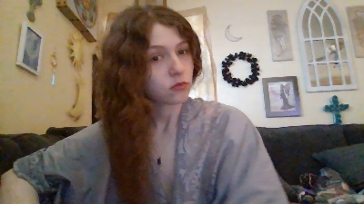 QueenCrimson live cam on Cam4