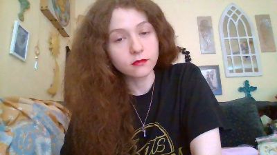 QueenCrimson live cam on Cam4