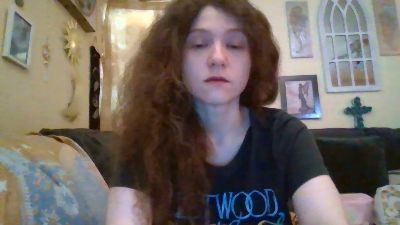 QueenCrimson live cam on Cam4
