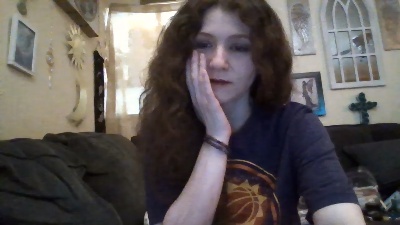 QueenCrimson live cam on Cam4