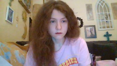QueenCrimson live cam on Cam4