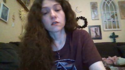 QueenCrimson live cam on Cam4