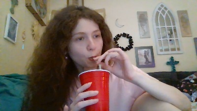 QueenCrimson live cam on Cam4